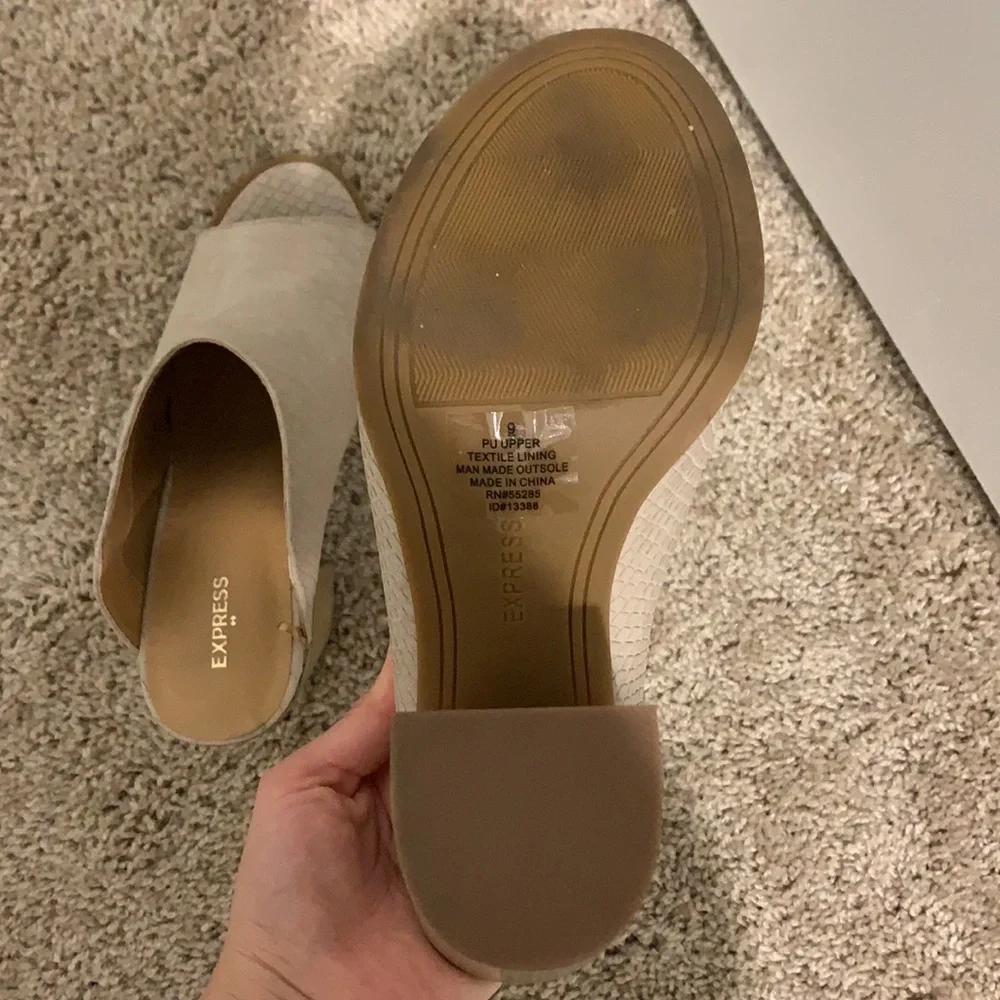 Size 9 - Picture 3 of 5